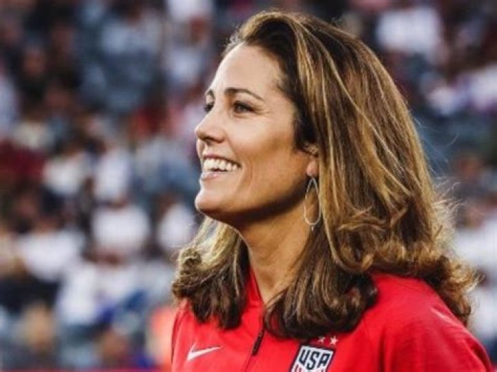 Julie Foudy Height, Weight, Net Worth, Age, Birthday, Wikipedia, Who, Nationality, Biography