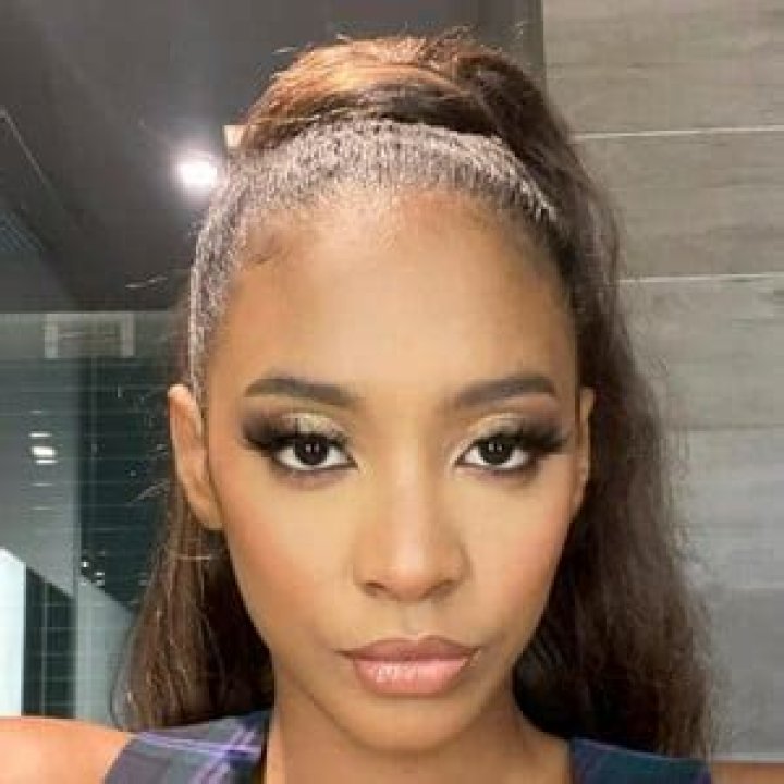 
sincerelyshelby Height, Weight, Net Worth, Age, Birthday, Wikipedia, Who, Nationality, Biography 